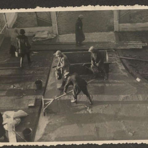 Powiększ obraz: Prace przy budowie wiaduktu w Radomiu w latach 30. XX w [ul. J. Słowackiego] - 3