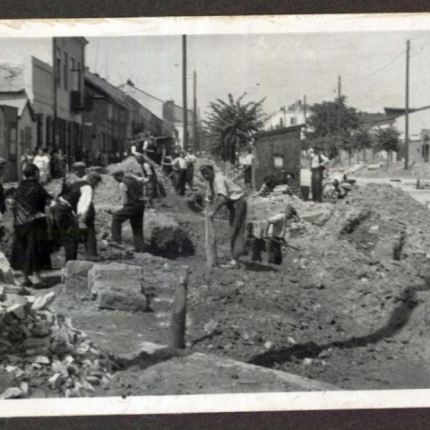 Powiększ obraz: Budowa drogi w Radomiu w okresie międzywojennym - 7