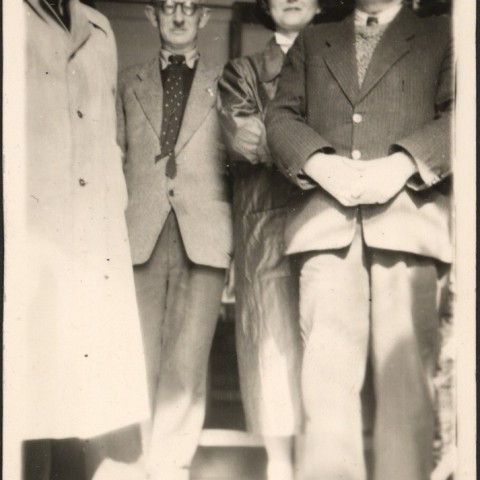 Powiększ obraz: Fotografia przedstawiająca pracowników Archiwum Państwowego w Radomiu z lat 1953-1959
