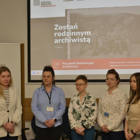 Powiększ obraz: warsztaty Zostań rodzinnym archiwistą - 1